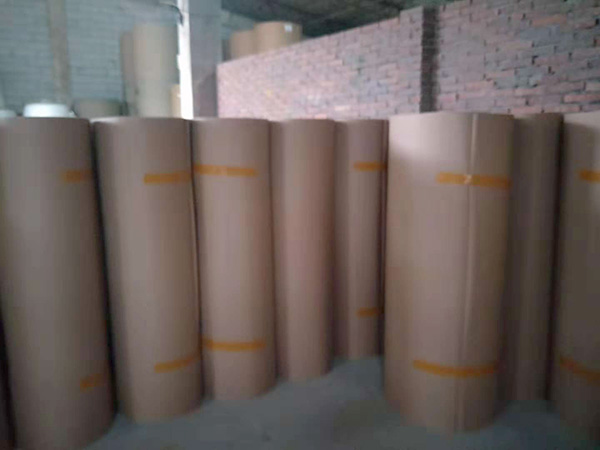 權(quán)偉倉庫一角