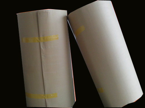 單面見(jiàn)坑紙，又叫瓦愣紙，也稱(chēng)紙皮